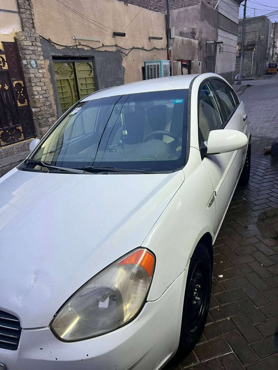 السلام عليكم سياره اكسنت موديل 2009 سياره مبدل بيهه باب خلفي فقط سياره مكينه 1400 ومثل ما شوفون سياره كدامكم موضح صورهه  سياره حلوه وخير من الله صدر حداديه كلهه نضيفه باتري جديد وتجي وشوف بعينك سياره بسمي رقم انگليزي جديد تحويل ثاني يوم  العنوان بغداد مدينه الصدر السعر 80 وبيهه مجال 
رقم الهاتف:***********
