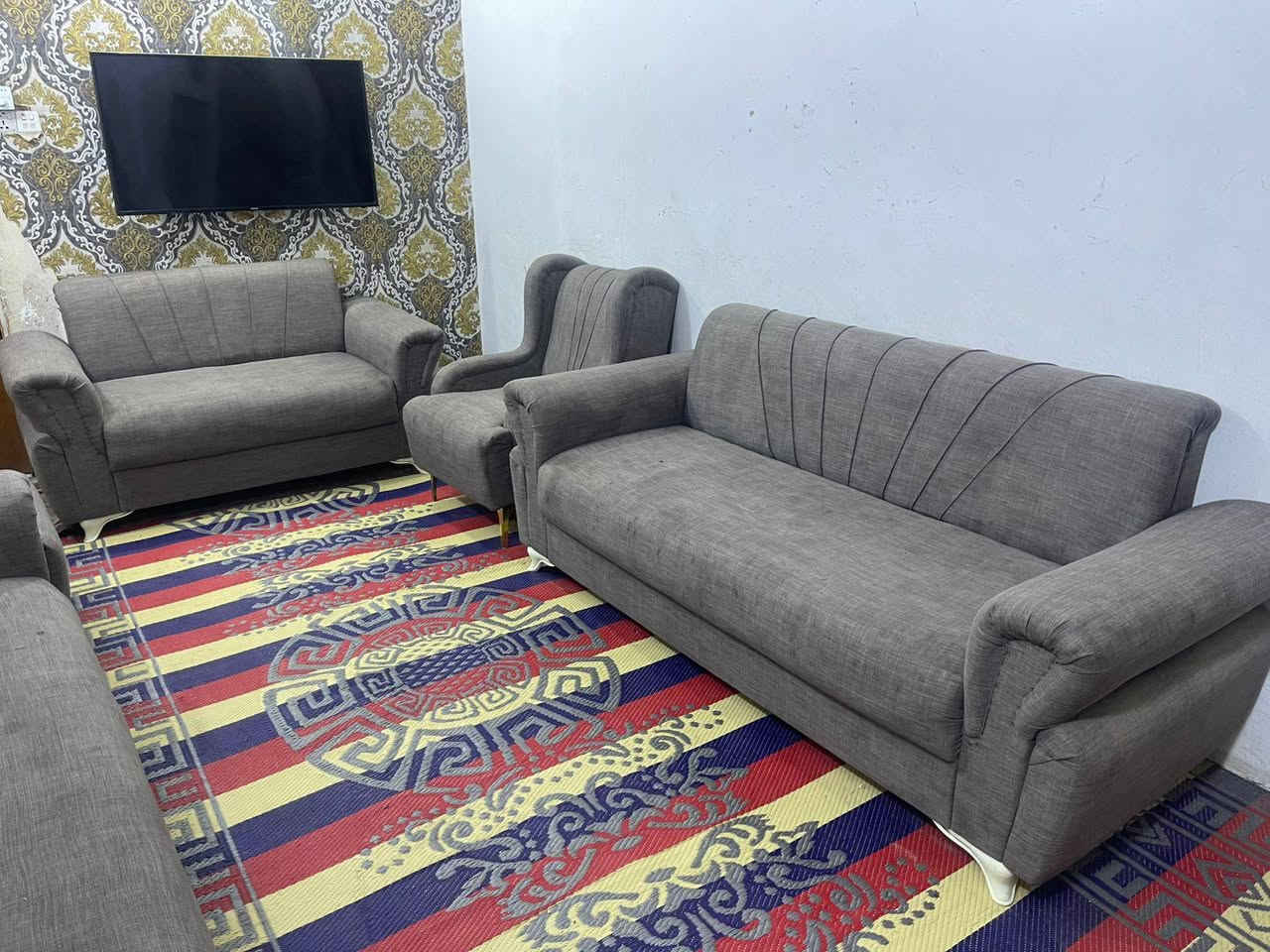 تخم 10 مقاعد تكمه بلوك نضيف بدون اي ضرر ب210 وبي مجال
***********
