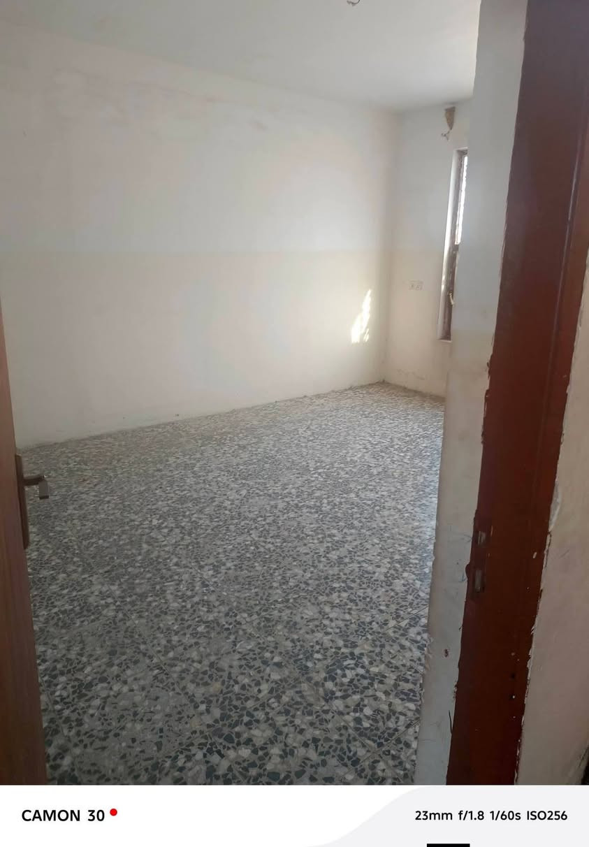 دار للايجار هورجب شارع البدخيل
مساحه ٧٠٠ متر 
 
البيت ٣ غرف نوم
واستقبال 
وصاله ومطبخ 
 الاستفسار الاتصال او مراجعة مكتب ليث الجبوري للعقار
***********
***********
