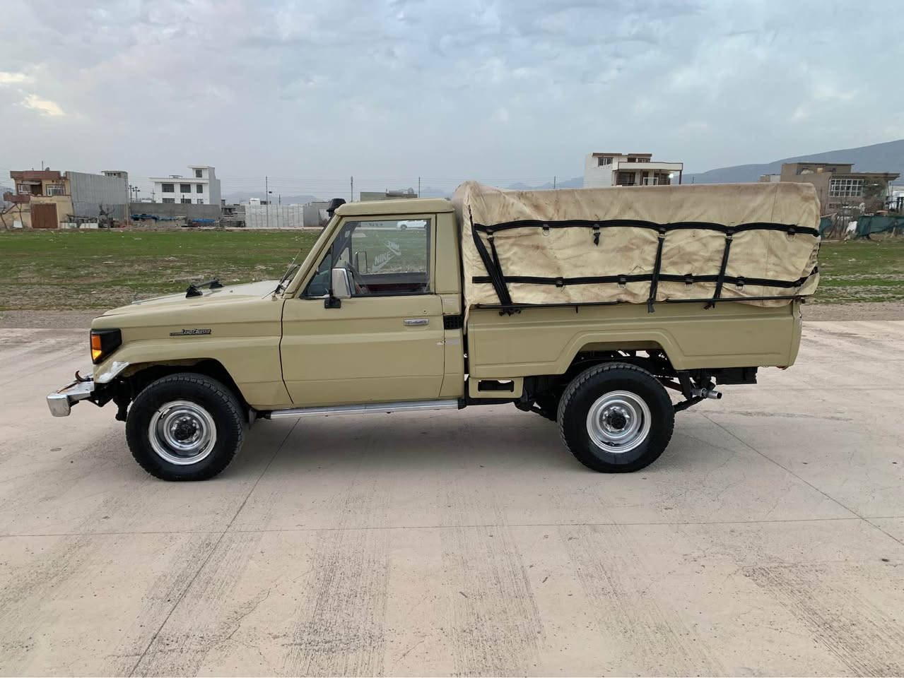 تویتامیگزەمین مۆدیل 89مەکینە 3ئیڤ 4گیری طابوکە پیش دیسک جکنیت پاوەر مەکینەوگیروئەکسل بەشەرتی فیتەر دەبڵ ئەکسل قورسوسوکی ئیشدەکات   تەقەورەقەی بەشەرت کارەبای زۆرمەزبوتە لایتوفلجەوهۆڕن ئیشدەکات جمجەوخیمەی لەگەڵە سعری 33گەڵا ژم  ***********  *********** شوین پیرەمەگروون السليمانية, العراق
