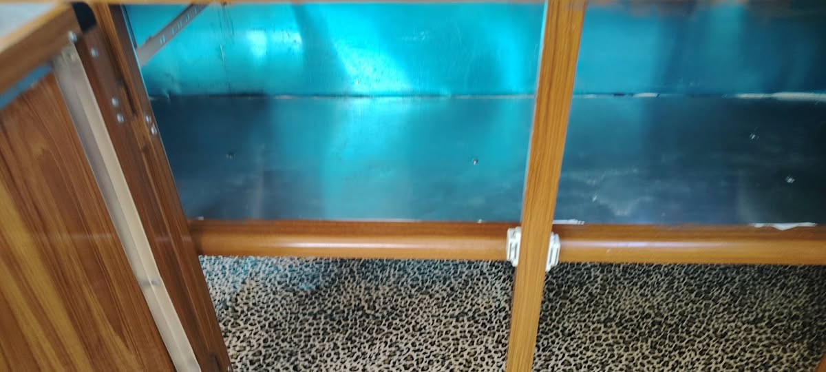 السلام عليكم عندي كاونتر المنيوم جديد مستخدم شي قليل السعر 120بي مجال الاتصال عل رقم 0777665504
رقم الاخر بي واتساب فقط ***********
