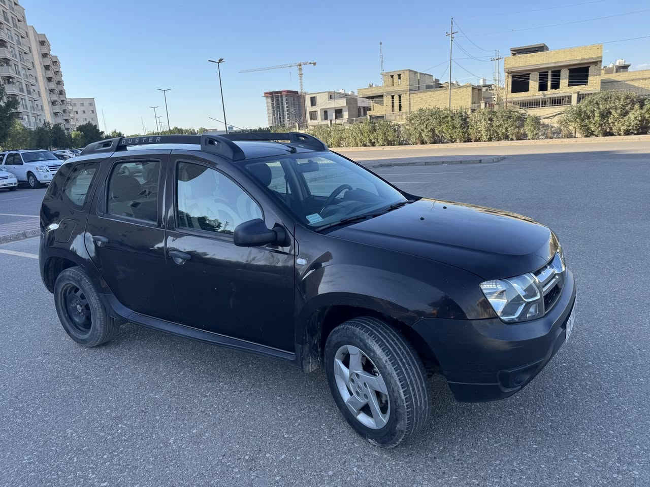 السلام عليكم
Renult duster 2018 رينو داستر
باسمي احولك مباشر 
رقم بغداد الجديد انكليزي 
محرك 2000 4سلندر مفتوح 
كير At  ميكانيكي  
ماشية 121,500كم
تبريد تدفئة ممتاز 
 سنوية جديدة 
مكاني بغداد الاسكان قرب مستشفى الطفل تجي تفحص تاخذ
السعر 85ورقة 
***********
