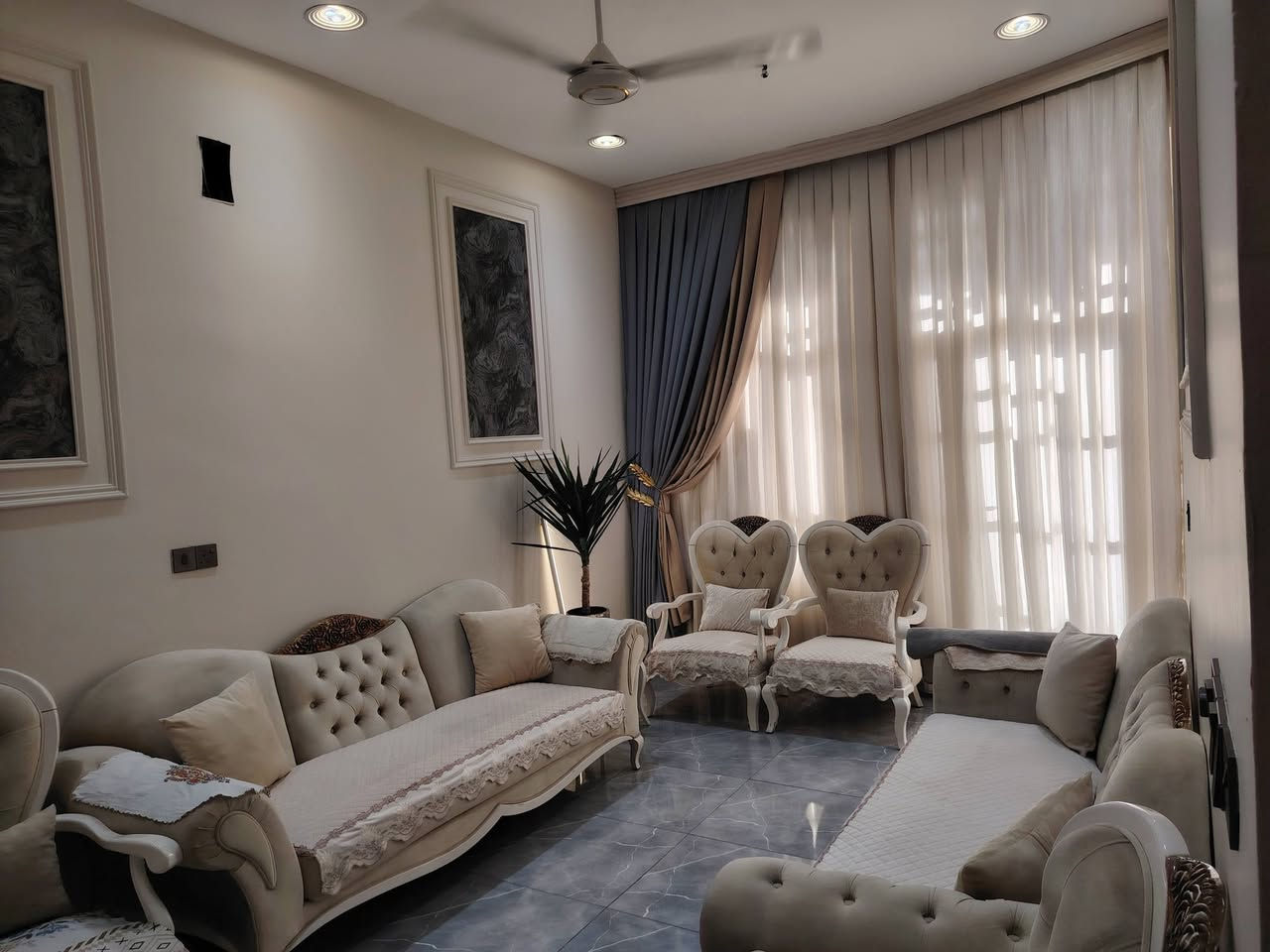 الزعفرانيه الربيع بستان بيت بنيه بلوك ٢٠
مساحه ١٠٠ متر الواجه ٥ والننزال٢٠
طابقين يحتوي ٣ غرف نوم
ستقبال صاله مطبخ مشترك +مطبخ حار
٣صحيات
كامل كل نقص مابي
طابو زراعي سند ٢٥
السعر ١١٥ وبي مجال
***********
