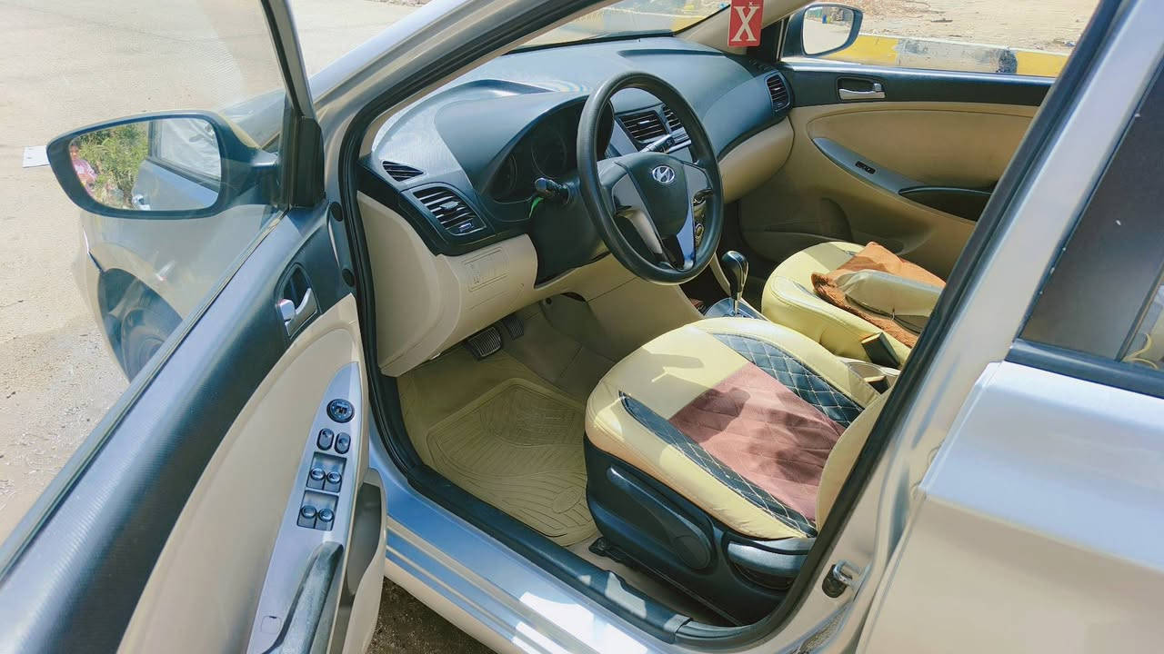 اسلام عليكم
للبيع: هيونداي أكسنت بحالة ممتازة 🔥
الموديل: ( 2016 )
اللون: (  سلفري )
الكير: (أوتوماتيك)
المحرك: اقتصادي 1400
الحالة: نظيفة جداً /  بدون حوادث /  فقط بارد 
خليجي 
الاتصال ***********
