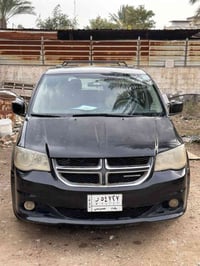 سيارة دوج كرفان من رخصة الادمن    موديل 2012 محرك 3600 6سلندر  حادثها ...