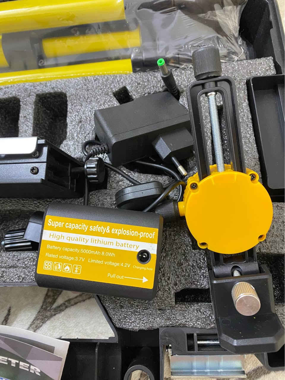 ئامێرێکی پێوانەکردنی لێزەری زۆر پێشکەوتوو، لۆک و هەڵنەپچڕاوە، بۆ هەموو کارێکی بیناسازی و دیکۆرات دەبێت.
تایبەتمەندییەکان:
✅ لێزەری سەوز (Green Laser): زۆر ڕوونە و لەبەر تیشکی خۆر و شوێنی ڕووناک بە باشی دەبینرێت.
✅ سێ ڕەهەندی (3D): ١٢ هێڵی ستوونی و ئاسۆیی ورد نیشان دەدات.
✅ کەلوپەلی کامل: (عەینەکی تایبەت، پاتری لیسیۆمی بەهێز، شەحنکەرەوە، و جانتای پاراستن)ی لەگەڵە.
✅ باری ئامێر: تازەیە و بەکارنەهاتووە (١٠٠٪ لۆک).
📍 شوێن: [سلێمانی]
💰 نرخ: [٩٠هەزار دینار] و کەمێک مەعامەلە.
📞 بۆ پەیوەندی: [***********] یان نامە بۆ مەسنجەر بنێرە. السليمانية, العراق
