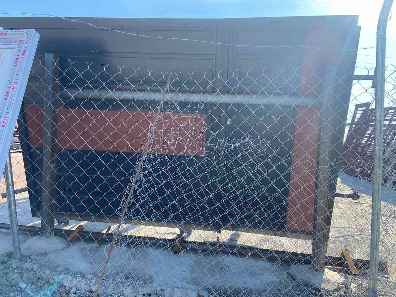 ***********
***********
العنوان شارع العام طريق بيجي تكريت مجاور مطعم ماشالله مقابيل سيطرت الحجاج 
تانكيات درجه اوله بسعر مناسب ابواب BBC جديد السعر 85الف فقط وشبابيك بلاستك جديدالسعر 55وابواب حديد وشبابيك حديد و ابوب رئيسيه بسعار مناسب+ يوجد جميع القياسات+فصال خرايط+فصال ابوب رئيسيه+فصال  ابواب BBC وشبابيك
