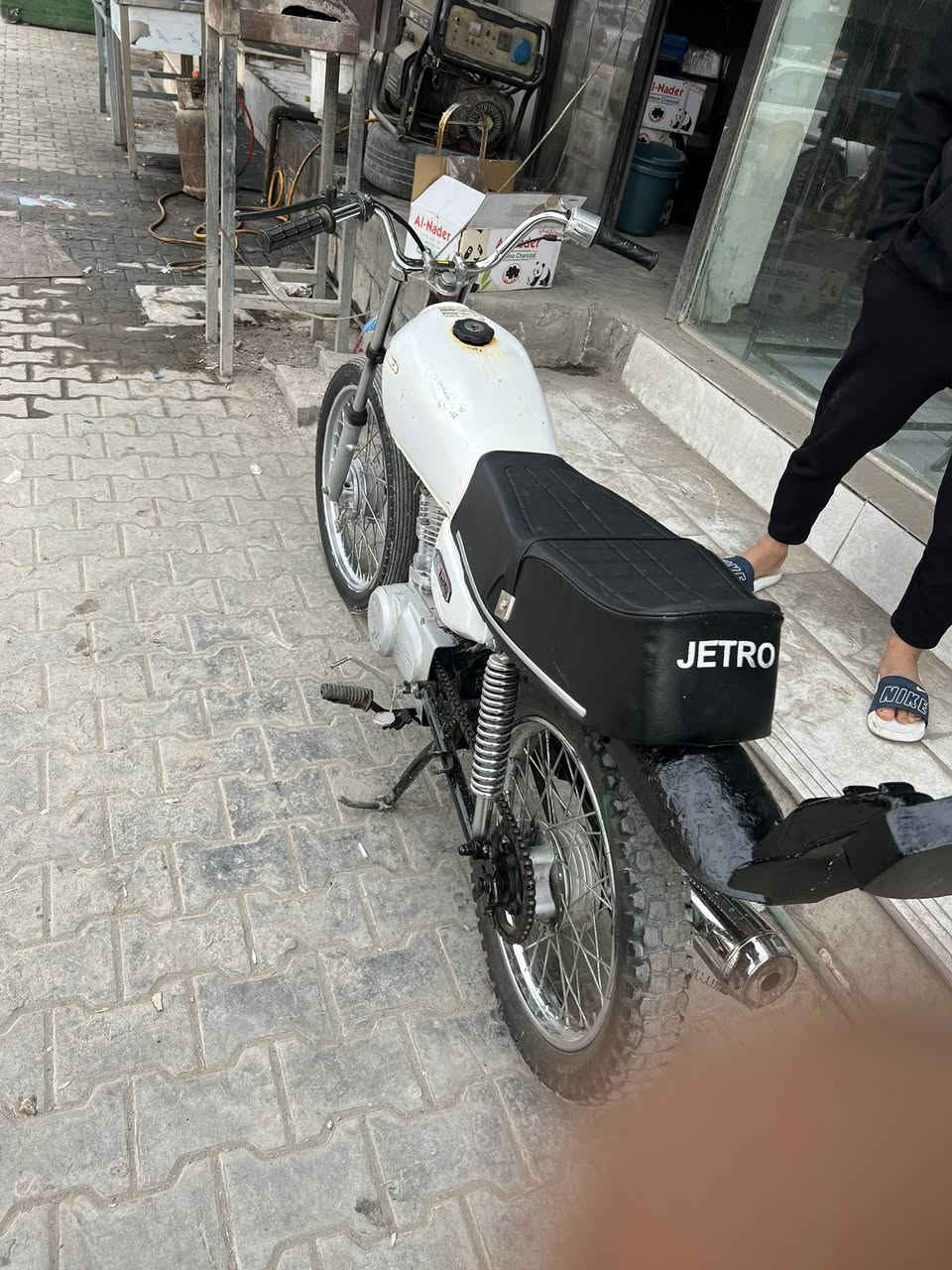 كلك لبيع ب نضيفه مكفوله محرك شلعه فول ب300 ‭0771 913 8750‬  لخاص مغلق
