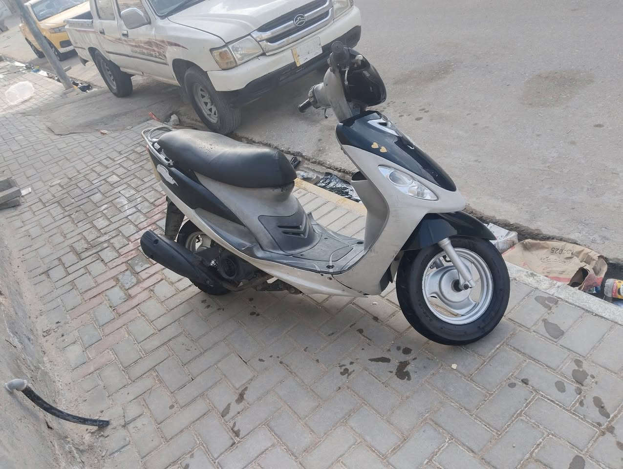 السلام عليكم دراجه ماكس منغولي له البيع سعر 750بيه مجال دراجه مفتوحه بس قبق ولفات بوش وبستم  بلادي ***********مكان سماوه
