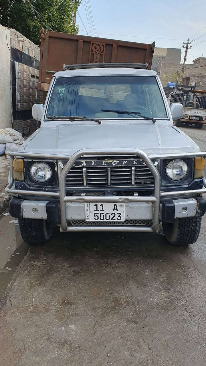 سياره كالوبر هيه وخطهه مال الاورفلي للبيع  موديل ١٩٩٤ محرك ففتي ٢٥٠٠ بيهه تنقيصرقم نكليزي بغداد             بسمي السياره سنويه ٢٠٣٠ هزه ما منتهيه 
عارضهه ٥٠ وبيهه مجال 
***********
