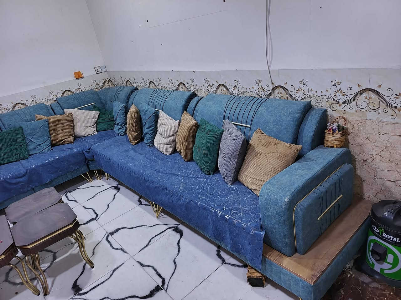 متاح ديوان ونص أخو الجديد مكاني كربلاء ***********
