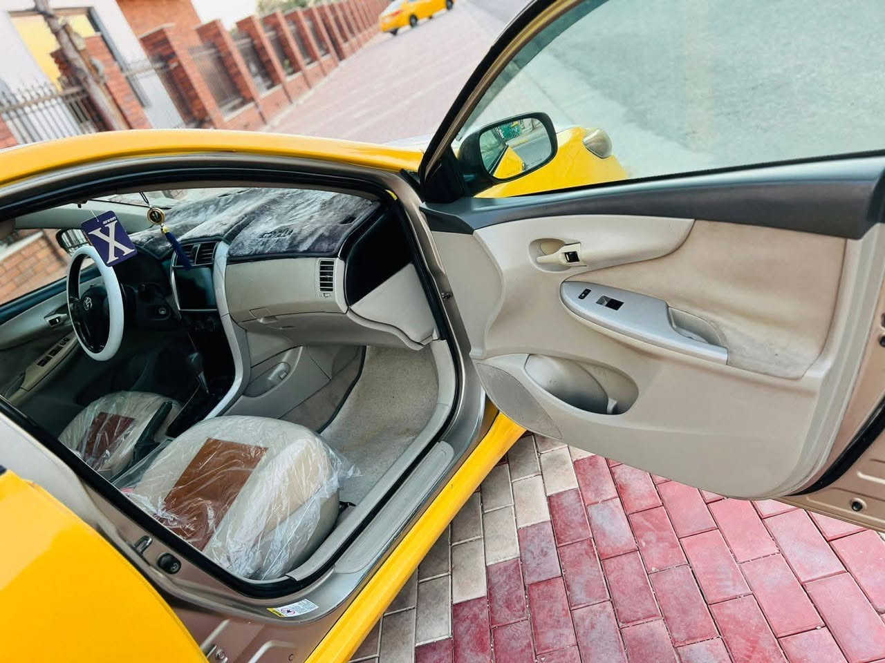 كورلا 2009 محدث 2013 رقم ذي قار مكان البصره جاهزه من كلشي ويل جديد تخم تاير تبريد كير جديد  87 وبيها مجال الاتصال ***********
