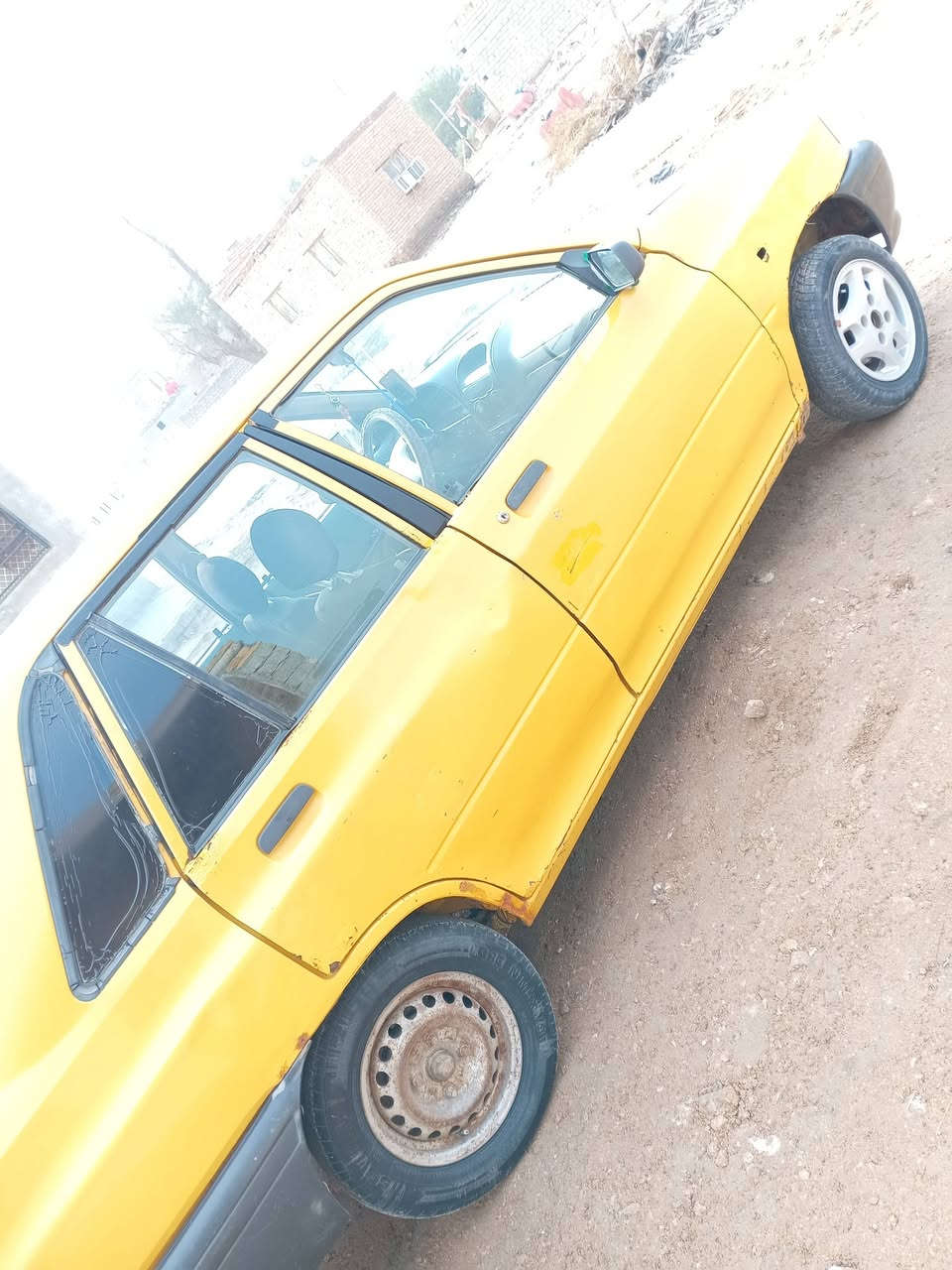 سلام عليكم 
سيارة سايبة للبيع 
موديل 2011
سيارة نضيفه ما بيهة شي اله نقوصات بسيطه 
السعر 18 وبيهة مجال للطيبين 
***********
