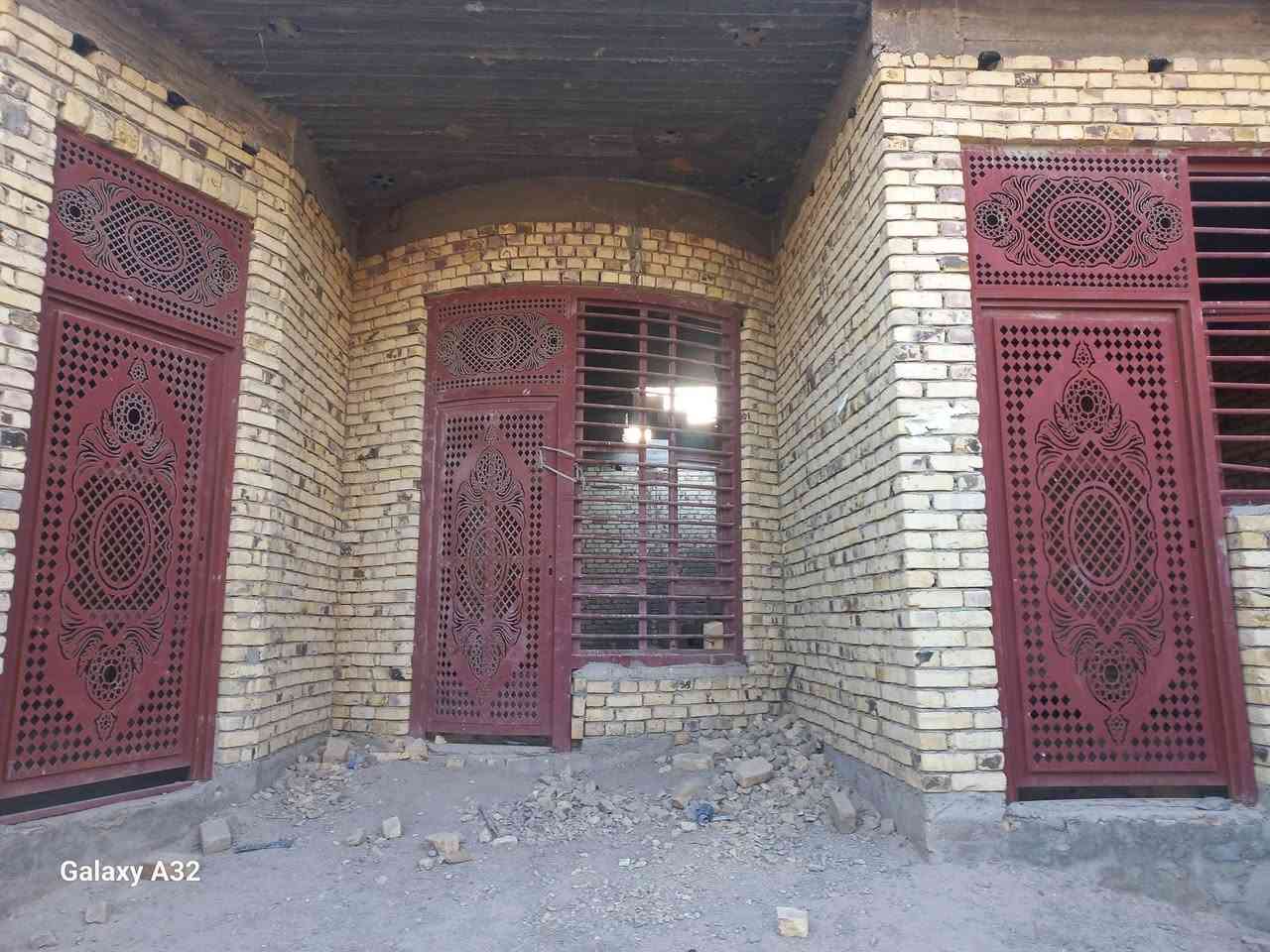 السلام عليكم 
بيت طابو صرف للبيع
حي اور الاولى قرب الجسر الاخضر
المساحه ٢٥٠
هيكل كامل كونكرت مسلح اساس وسقف
بيع او مراوس بقطعه حسب الاتفاق
للاستفسار الاتصال

***********
