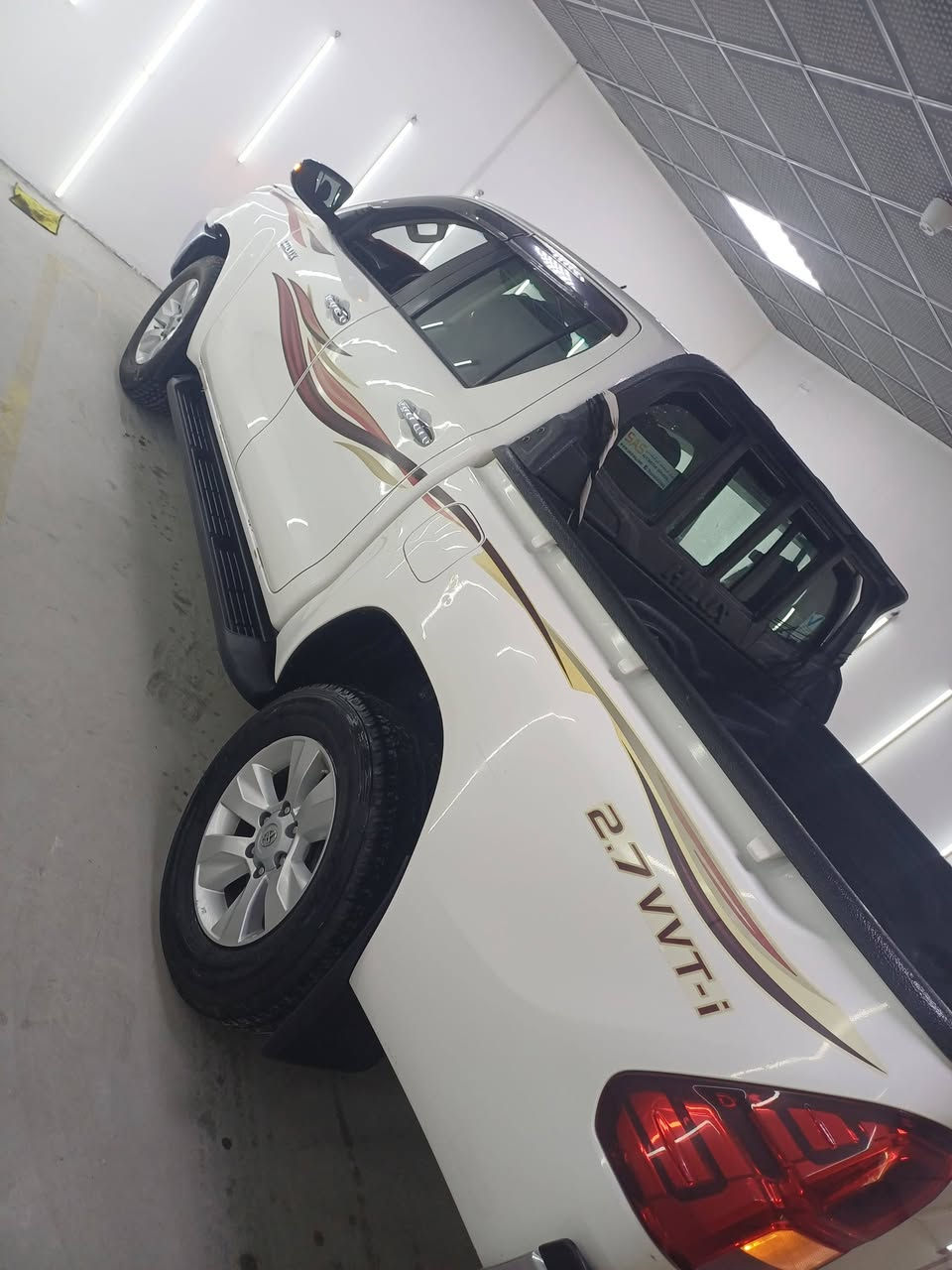 تويوتا هايلوكس 2020 فور ويل رقم اربيل باسمي
ماشيه 168 الف
مكفولة محرك كير ماعدا ضربة صغيره على كد شبر بالبنيد 
مكينة  2700 ( اربعة سلندر ) 
سويج
تحكم ستيرن
مثبت سرعة بالستيرن
تبريد قطعتين 
شاشة 
كاميرا خلفية
السعر 280
مكان السيارة كربلاء 
للاستفسار ***********
