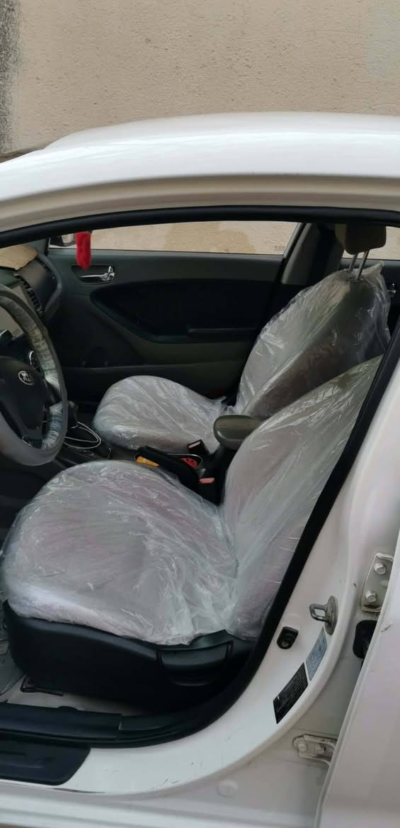 سلام عليكم
جمعة مباركة
اخوان سيراتو ١٣ شكل ١٥ ابيض رقم ذي قار دولي باسمي  كير مكينة حدادية تايرات تبريد تدفئة خير من الله دواخل نضيفة شاشة اندرويد كامرة بلوجكترات زنون  بيهة طرف الجاملغ الامامي صبغ ودوسات صبغ غير هذني ما بيهة  مكان السماوة السعر ١١٧ بي مجال ***********
ملاحضة:-  اخواني السوك كلشي بي اذا ما عجبكم السعر او السيارة  اندعيلي  بالرزق
