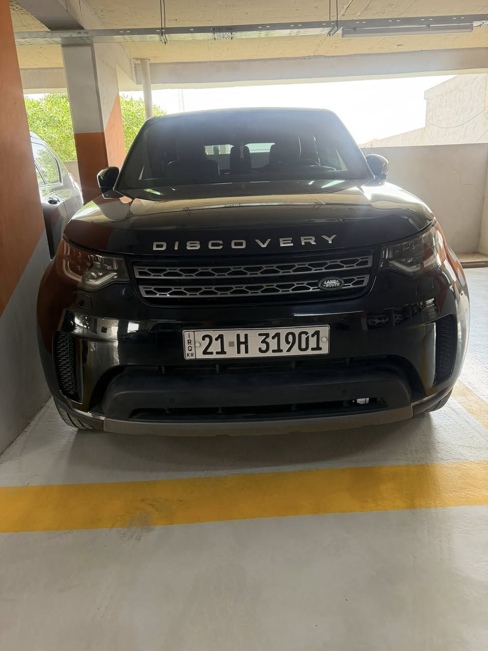 السلام عليكم .. للبيع لاند لوفر دسكفري موديل 2020 لون اسود فول مواصفات بانوراما كشنات كهرباء جلد تدفئه تبريد 6 سلندر ماشيه 82000 ميل وارد امريكي بيها شويه بارد بالجاملغ الامامي فقط وصبغ دعاميه اماميه الايرباكات والدواخل مكفوله كلها رقم سليمانيه مسيرفسه وجاهزه بدون اي نقص مكينه وكير مكفولات السعر 24000$ وبيها مجال للاتصال *********** الوزيريه
