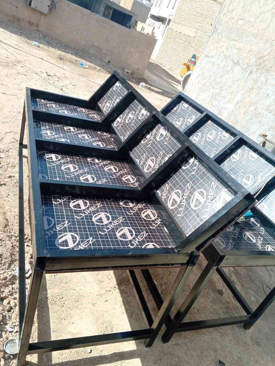 للبيع ميوزة مال محل مخضر4الطول مترين ونص جددالعدد أربعة  عنوان بغداد الاتصال واتساب ***********
