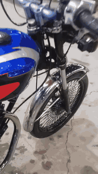 يابا السلام عليكم ماطور ايراني للبيع خمس تسعات المكينه شرط هي سوداء ما طول نظيف قدامع السعر 275 ابي مجال مال واحد متوازي وصلون على هذا الرقم ***********
