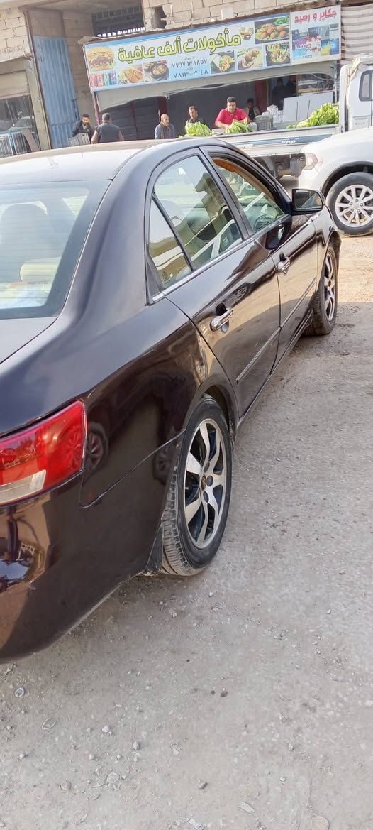 سياره سوناتا2006 محرك 6سلندر وارد امريكي ضربته جاملغات الخلفيه بدون دواخل يعني الحوض مابي اي شي والجاملغ الأيمن بدون دواخل بأسمي السياره مصبوغه عام محرك بي بخار السعر 80  وبيه مجال العنوان كربلاء ***********
