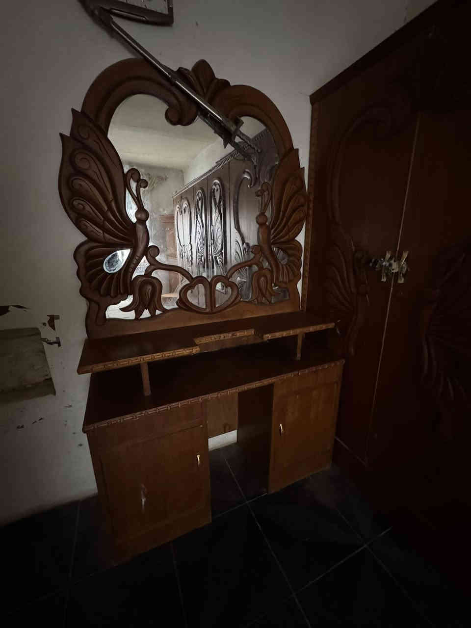 السلام عليكم 

مكلف بالنشر

غرفة اخشاب مستخدمة  نظافة ممتازة 

نجارة عراقية  درجة أولى 

العنوان / كوت- الزهراء 

رقم الهاتف/***********
