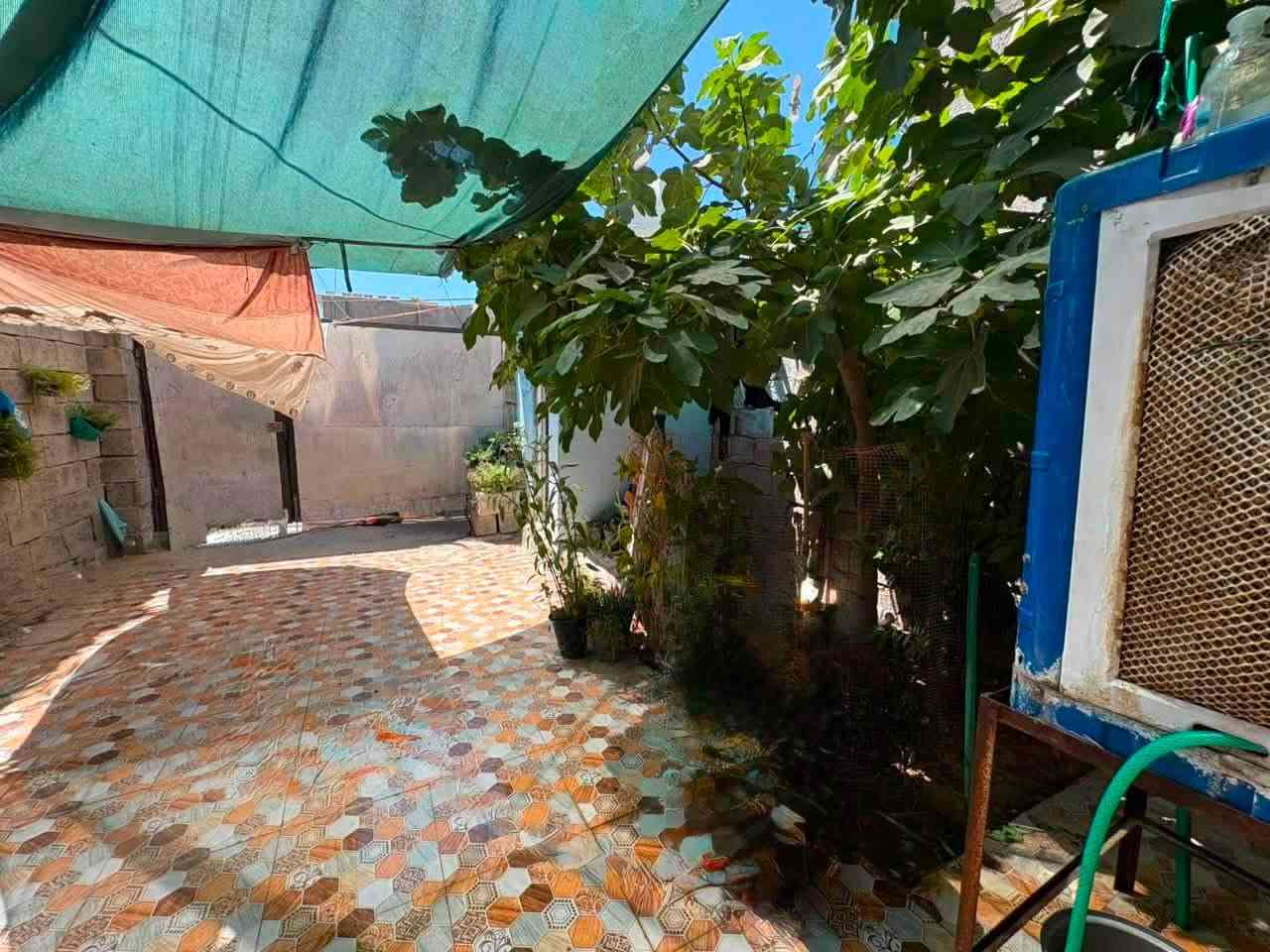 سلام عليكم بيت للبيع في بعقوبة  ام الكرفس طابو زراعي سند ٢٥ معامله كامله وموقعه من محافظ على تطويب مساحة البيت ١٢٥ متر واجهة ٦.٢٥ ونزال ٢٠ طابقين بناء سنه ٢٠٢٣ بيت جديد بعده يصير وره شارع ٦٠ الي انفتح جديد كامل خدمات ماء كهرباء تبليط بسعر مناسب جداً ٩٤ وقابل للتفاوض
***********
