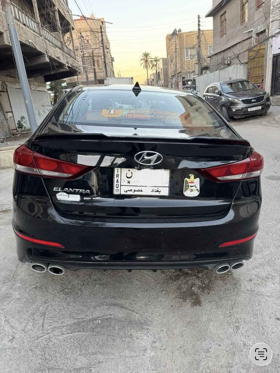 السلام عليكم مرخصت الادمن
لنترا 2018 
صبغ قطعه وجاملغ مبدل بلادي قطعتين بدون دواخل 
رقم بغداد محرك2000
سعر 118 وبيها مجال 
العنوان بغداد ***********
