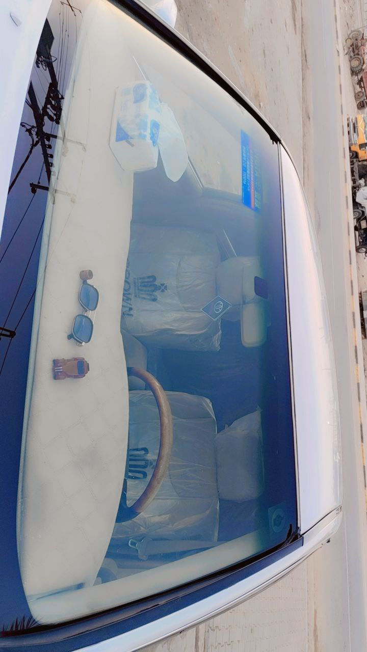 ملكة موديل ٩٩بسمي ابيضّ لؤلؤي فول عدا الفتحه سنويه تنهي ٢٠٣٠
كشنات كهرباهي 
تبريد امامي وخلفي وثلاجه تبريده ثلج 
تخم تاير 
مكينه فيشه وبطل شاده بيدي هيه والكير كلش انظاف سياره مال جناي حلوه 
مري شفط .سعر 130وبيها مجال 
اكثر ستفسار اتصل ***********
