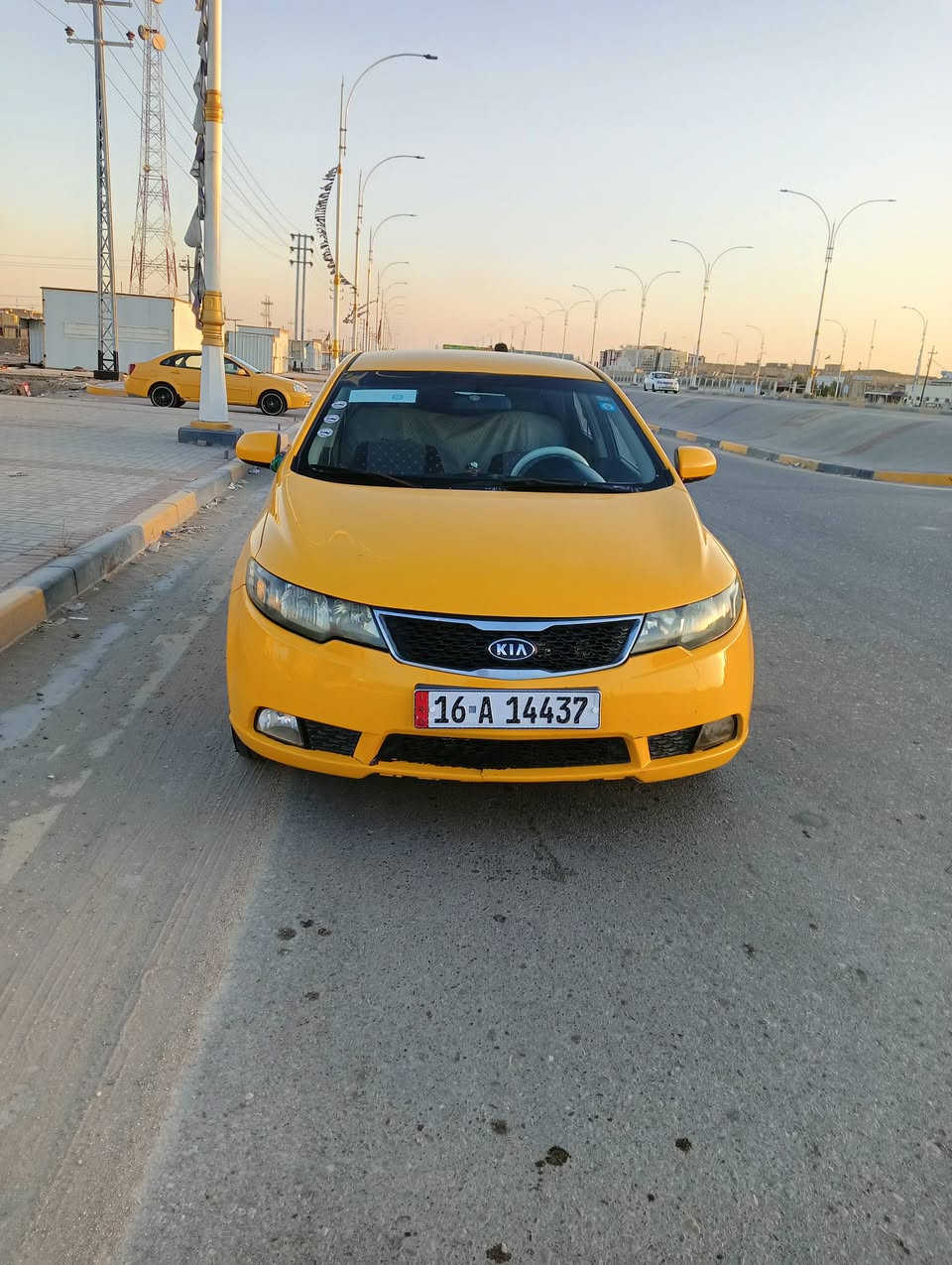 السلام عليكم لبيع سيراتو مديل 12 خليجي مكفول من الضربه والكص فقط كير مكينة حداديه تبريد جاهزه رقم قادسيه انكليزي بسمي مداور ثاني يوم مكان السماوه سعرها 93 وبيها مجال بسيط ***********
