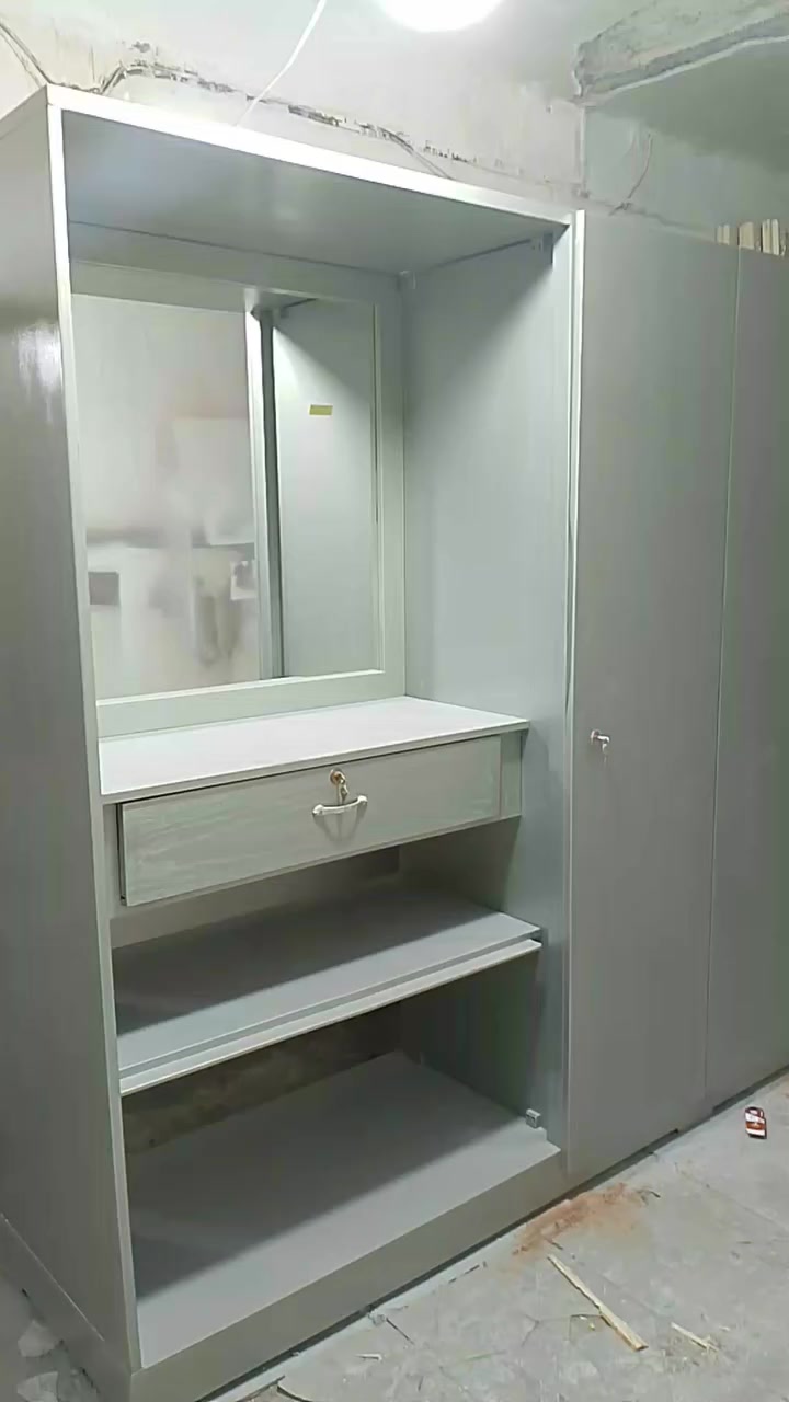 معرض سليم
كناتير كويتيه إيطاليه مستخدمه عنوان داخل المنشور 
***********
