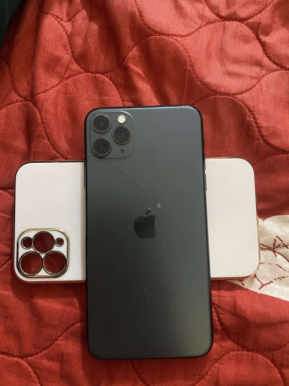 ايفونً 11بروً ماكس جهاز نضيف بس بدل شاشاه مال تفصيخ 3خيارات الباطاريه 81بلاد الذاكره 256الجهاز نضيف كلش السعر ٢٥٠وبي مجال حك جيه ***********
