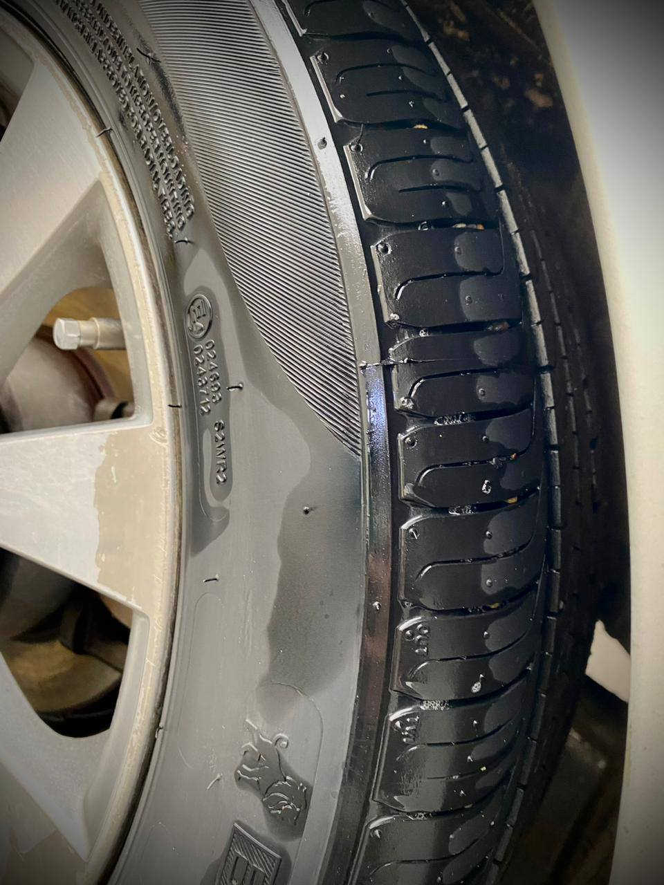 تؤيؤتا ئةڤةلؤن 2011 خليجي فول مواسةفات 
 سةدةف سةيارةكة نمونةية
 لةجواني زؤر بة پاكي ماوةتةوة
 گيرو مةكينةي بةشةرتي نةكرانةوةو بي عةيبي سةيارةكة دينار مةسرةفي تيانية چوار تايةي لؤكي بؤ بةستراوة 

سعر لە کۆمێنت داوابکە ڕاستەخۆ بۆت دیت 📩 

چوار پارچةي بوياغة بيليدراوي بةشةرتي فةعس سةيارةكة بةناو خؤمةوةية 

ژمارەی خاوەنی 
 ***********
***********
 وةتس ئةپشي لةسةرة
