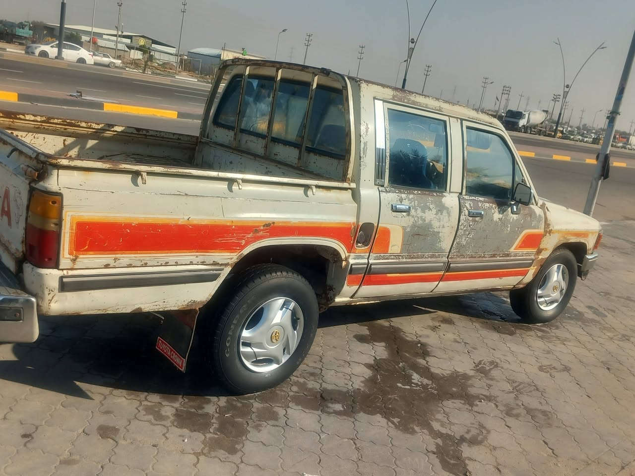 السلام عليكم للبيع بيكم تيوته موديل 1988 الرقم بصره انكليزي سنويه جديده مكفوله من كلشي السعر 45 اوبيه مجال العنوان البصره الزبير الاستفسار علا الرقم ***********
