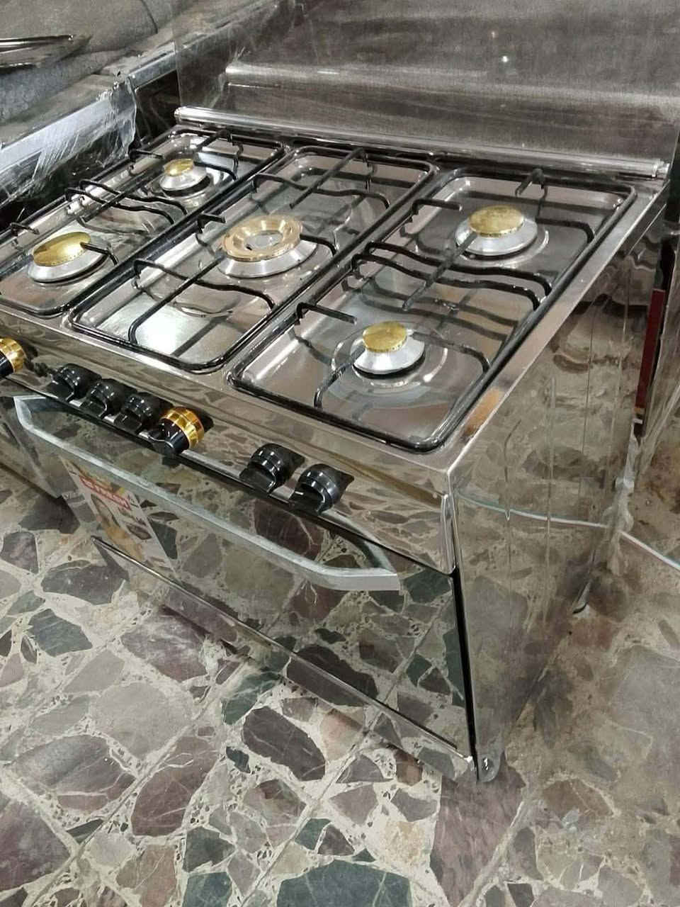 طباخ مصري باله درجة اولى شغال مابيه خلل سبب البيع كاعد ايجار وانتقلت لبيت ثاني وماعندي مكان حجم الطباخ چبير وعالي كلش حلو و نضيف وهاي صوره الله شاهد ماصارلي سبوع من اخذته الشراي يراسلني خاص


**إذا كنت صاحب هذا الإعلان وتريد حذفه لأي سبب، رجاءا أرسل رسالة إلى الدعم الفني**