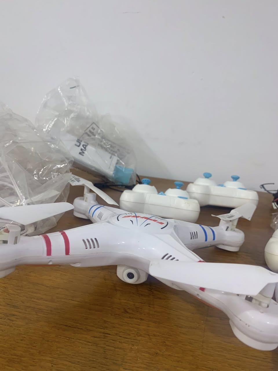 السلام عليكم درونات للبيع عدد ٧ بيهن كبار وصغار كلش بكد الشخاطة غراضهن كاملة ما اعرف اذا يشتغلن لو لا ابيع هيج على وضعهن القطعة ب ٥ الف واذا جمله احسبهن ب ٣٠ سعر نهائي اخوان مال تصفية


**إذا كنت صاحب هذا الإعلان وتريد حذفه لأي سبب، رجاءا أرسل رسالة إلى الدعم الفني**