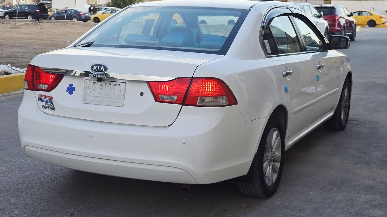 سلام عليكم ورحمة الله وبركاته
اوبتيمه خليجي  موديل 2010 كفاله عامه ما عده الهلالات الخلفيه بيهن صبغ ٤ اصبع 
رقم بغداد تحويل مباشر
دواخل طك كارتون بيجي
تخم تاير بالكارتون
حداديه 100
مكينه وكير كفاله شرط
فتحه سقف
شاشه جبيره كامره خلفيه
شاشه بلاتوث
تبريد ثلج بلاد
مكان ناصريه شطره 
السعر 125$ وبيه مجال قليل
اتصال ع رقم واني بالخدمه ***********
