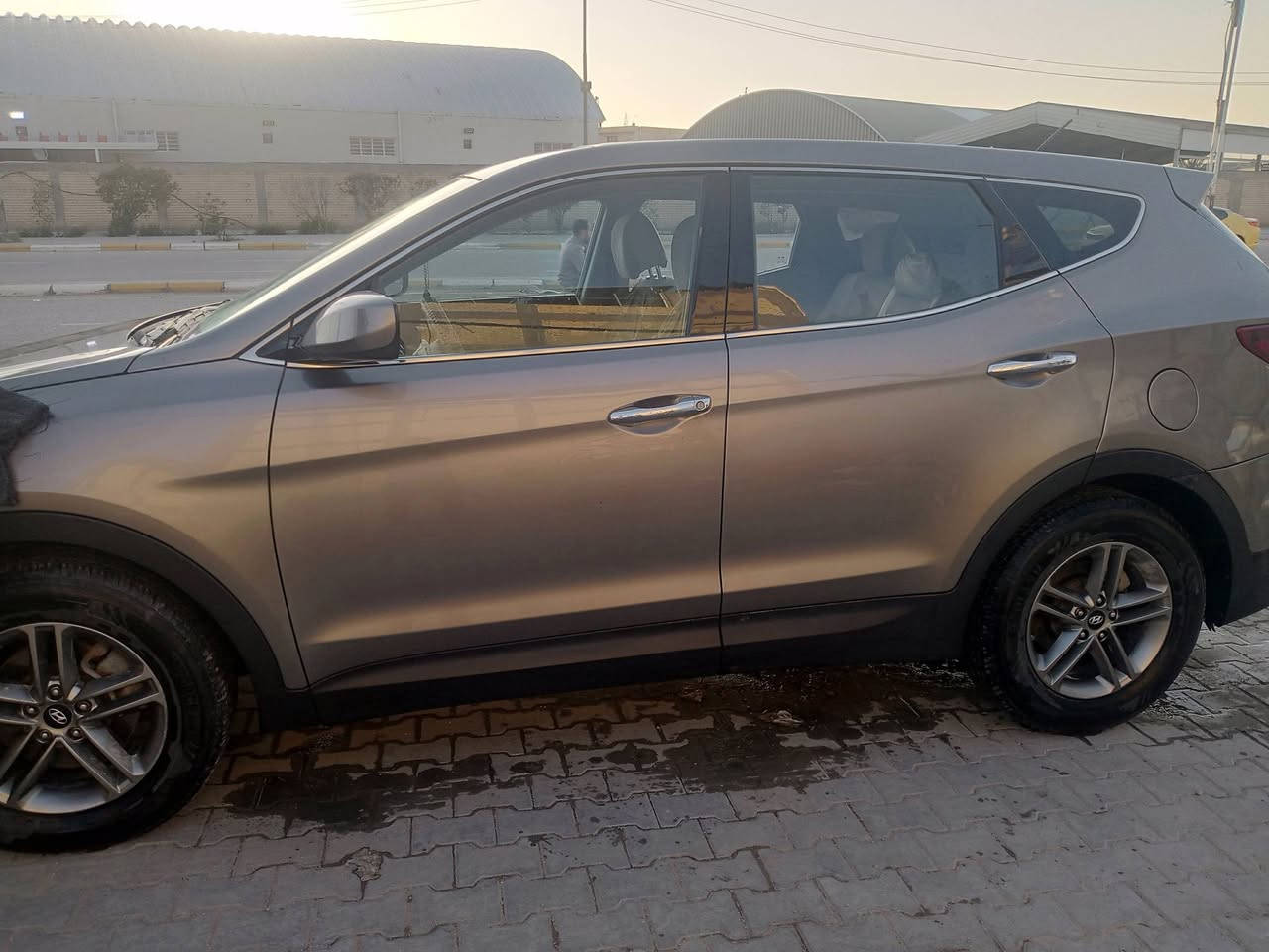 سلام عليكم سنتافيا مديل 2018 وراد امريكي بيه بس ضربت الوارد فقط صورالحادث موجودات داخل المنشور  سياره جاهزه لخير بسمنه السعر  150 مع المجال اكثر تفاصيل خاص او اتصال على الرقم ***********
