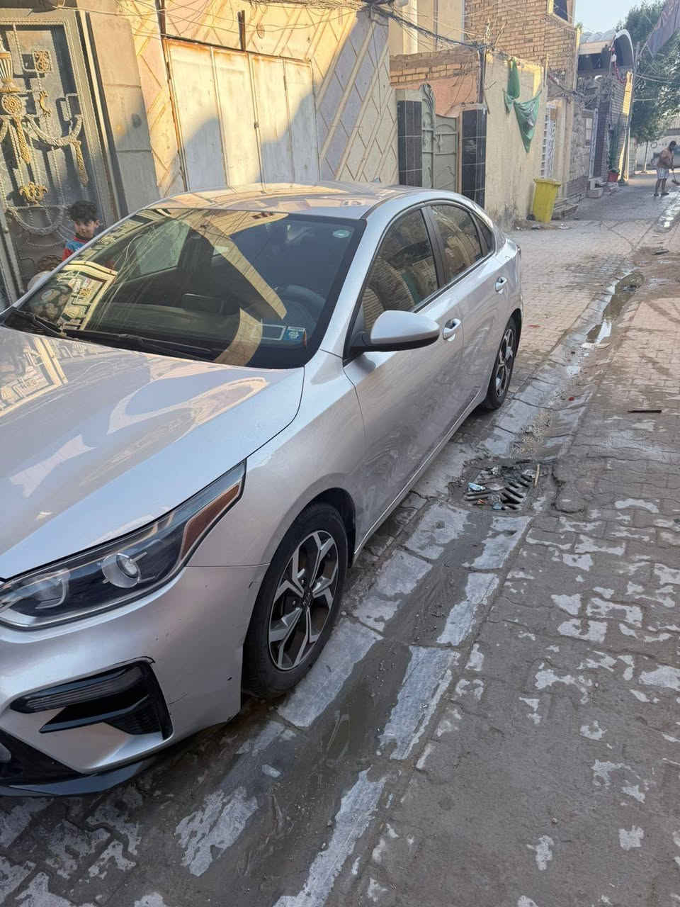 السلام عليكم سياره فورتي 2020 مكينه دوش 2000 كير AT المرغوب ماشيه 87لون سلفري حادثها قبق جنطه مبدل وجاملغ الايسر خلف السائق رقمها شمالي اربيل بيها طخه خفيفه موضحه بالصور السعر 120 ما عليها اي غرامه 
بغداد ا  شعله ***********   صور الحادث داخل المنشور
