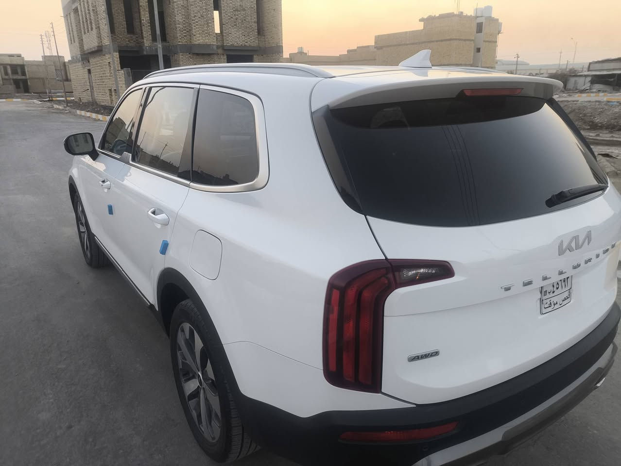 السلام عليكم كيا تلورايد وارد امريكي 2022
ماشيه 30 الف
مكفول من التبديل والصبغ
فقط بارد بالباب الامامي الايمن
تشغيل عن بعد 
كشنات جلد 
شاشه كبيره 
كشنات تدافئه 
داخل اسود 
رادر امامي 
رادر جانبي 
نضام الخروج عن المسار 
نضام القياده الذاتيه 
مثبت سرعه 
لايت-بك لايت 
سستم صوت 8سماعات
ويل حجم 20

وبعد بيها مواصفات 
السعر 285
مكان السياره ناصريه 
***********
