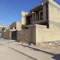 بيت جديد  درجة اولى للبيع ٢٠٠ متر قطاع ٣٠ قرب السايدين  طابقين الطابق ...