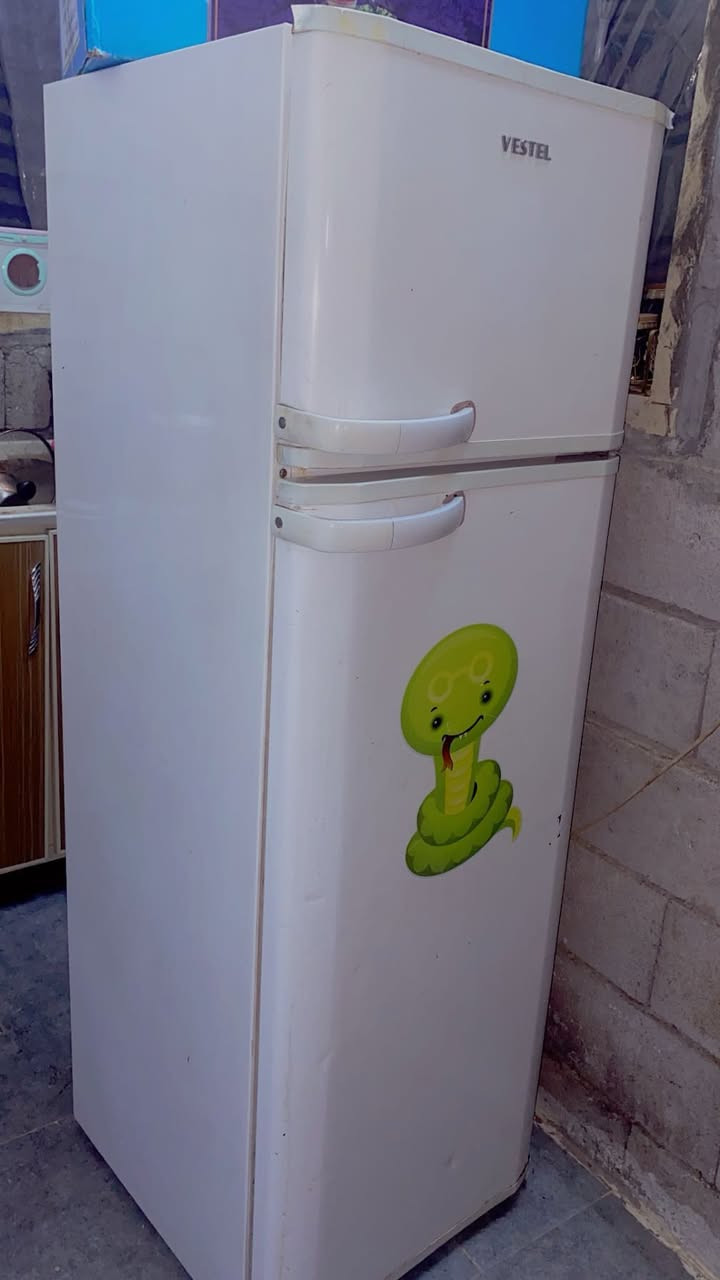 للبيع ثلاجة ماركة فزتل
السعر 100وبيها مجال


**إذا كنت صاحب هذا الإعلان وتريد حذفه لأي سبب، رجاءا أرسل رسالة إلى الدعم الفني**