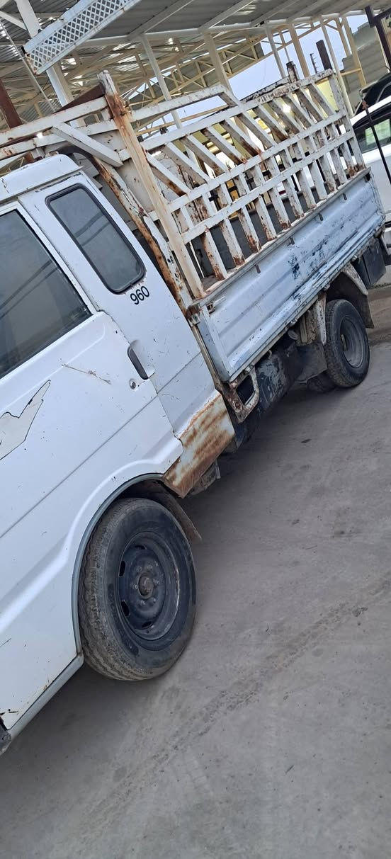 السلام عليكم
بنكو للبيع موديل 1993
كفاله كير ومحرك واكسل 
تخم تاير جديد 
صدر جديد 
السنويه لغايه 2027
السعر 43بيها مجال 
العنوان ديالى الغالبيه 
***********
