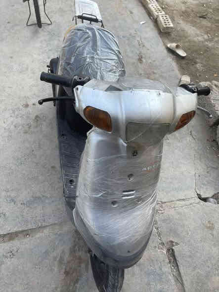 سلام عليكم بطه للبيع كفرات اصليه بريك امامي خلفي كهربايته شغاله محرك كير صوتهم ناعم مابي ونه سعر ٢٠٠ وبيه مجال رحمه لوالديك إذا مو شراي لاتدخل خاص وتعامل ***********
