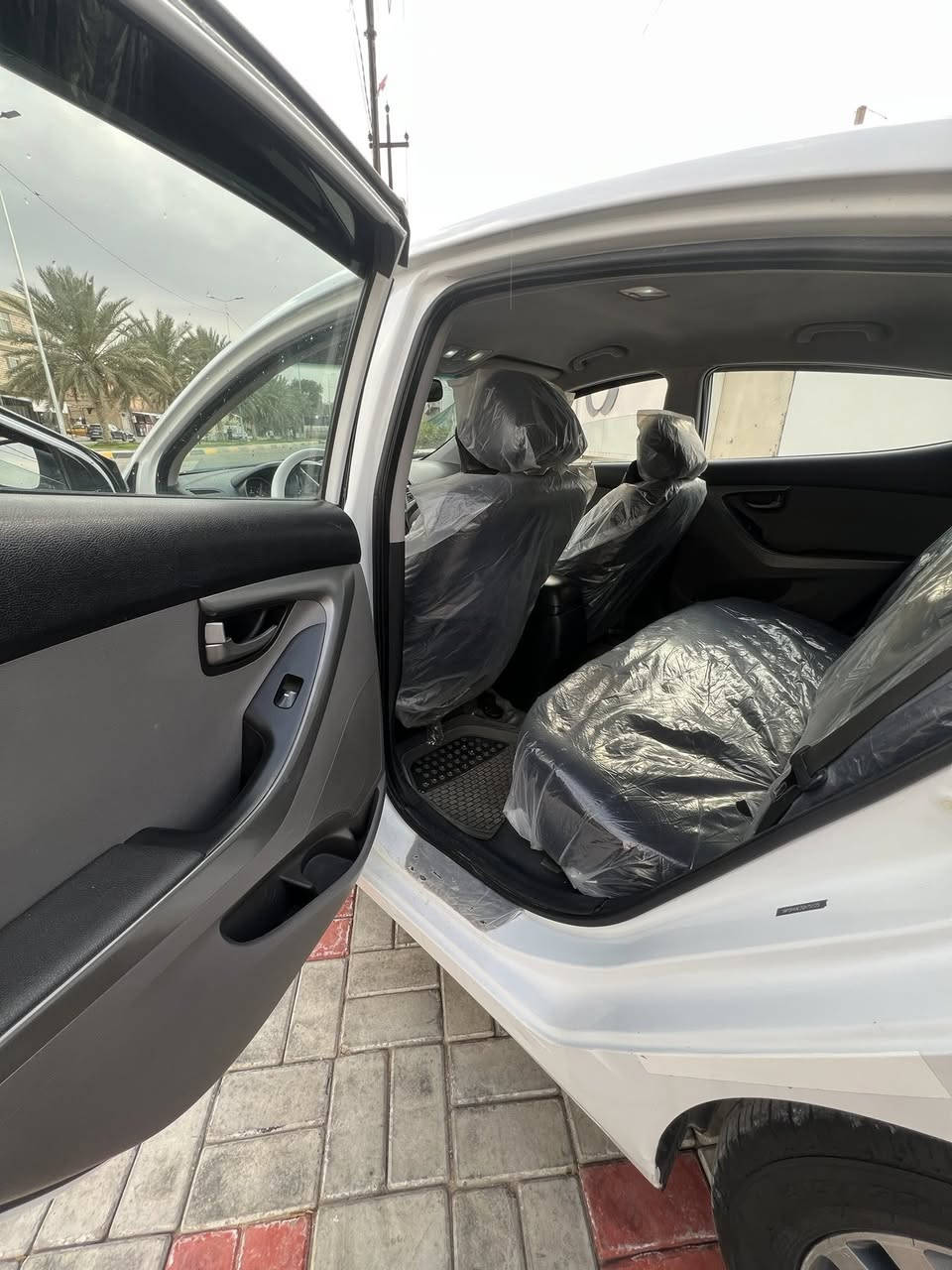 سلام عليكم
النترا( 2016 ) 

محرك ( 1800cc )

ماشيه ( 192000 )

وارد ( امريكي ) 

حادث امريكه غرق 10 بلميه مامأثر 

حادثها بل عراق جاملغ امامي جهت السايق صبغ فقط ليبل (واحد السياره ) وبيها  باردات خفيفه موجوده بكل سياره هاي و قبق الجنطه مشلع صبغ ماصابغه مغلفه فابلون فقط 

(المواصفات )____________
 
نضام ECO
 
مثبت سرعه

كشنات مخمل حضن 

منضومه زنون اصلي 

 تبريد ثلج ❄️

تدفئه 

السعر    ( 118$) 
وبيها مجال بصييط

الرقم ***********
الرقم ***********

مكانها كربلاء
