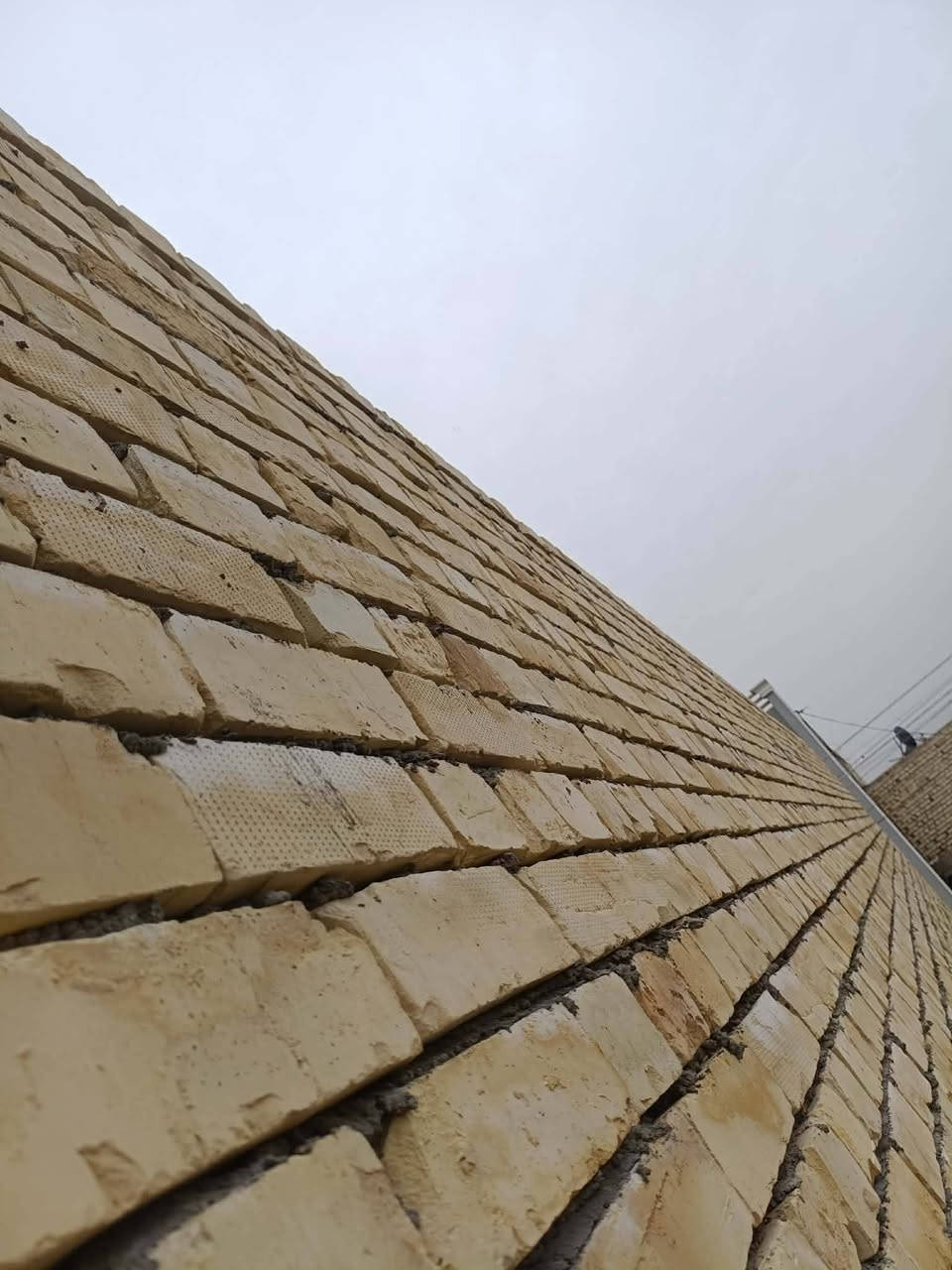 نعمل كافت الانواع
1-لبخ 
2-سيراميك
3- بناء
 4-صبغ
5-ترميم بيوت
***********
