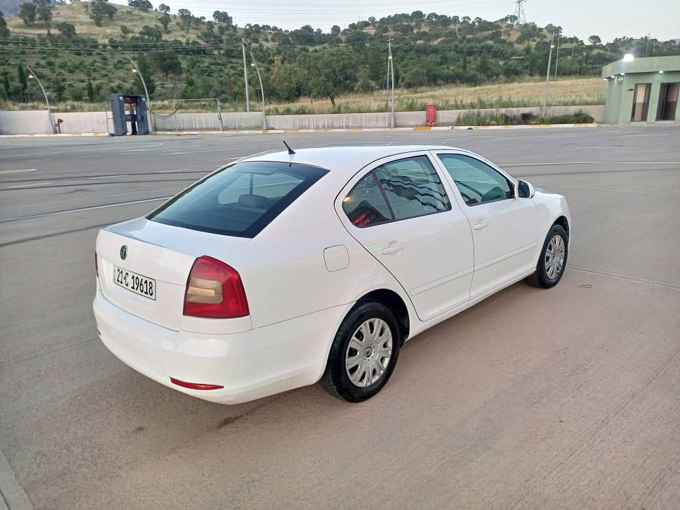 شکۆدا ئۆکتاڤیا 2013
بیلادی تەکسی بووە
هیچ دەعمو ناوگرتنێکی نیە
ڕەقەم سەنەوی ژینگە تا کۆتای 2028 تازەیە
هەزەو بەڕادی تا 2027 تازەیە
گێڕو مەکینەو تەبرید بەشەرت
تەحویل غرامەو بڕاوەی بەشەرت
٦٣ گەڵاو معامەلەیەکی کەم لە قەزای دوکانم
*********** یان ***********
..........................................................
دەبڵ گێڕ ئۆتۆماتیک و عادی ٦ گێڕ
مەکینەی 16 ی بێ تۆڕبۆ مەرغوب
تەبریدی بەشەرت
ئەی بی ئێس 
جام کارەبا و ئاوێنە کارەبا
شاشە ئایپاد
دەبڵ ئێرباگ
کۆنتڕۆڵ و مەرکەزی 
زانیاری تەواوم نوسیوە مشتەریت خزمەتت دەکەم دخان, السليمانية
