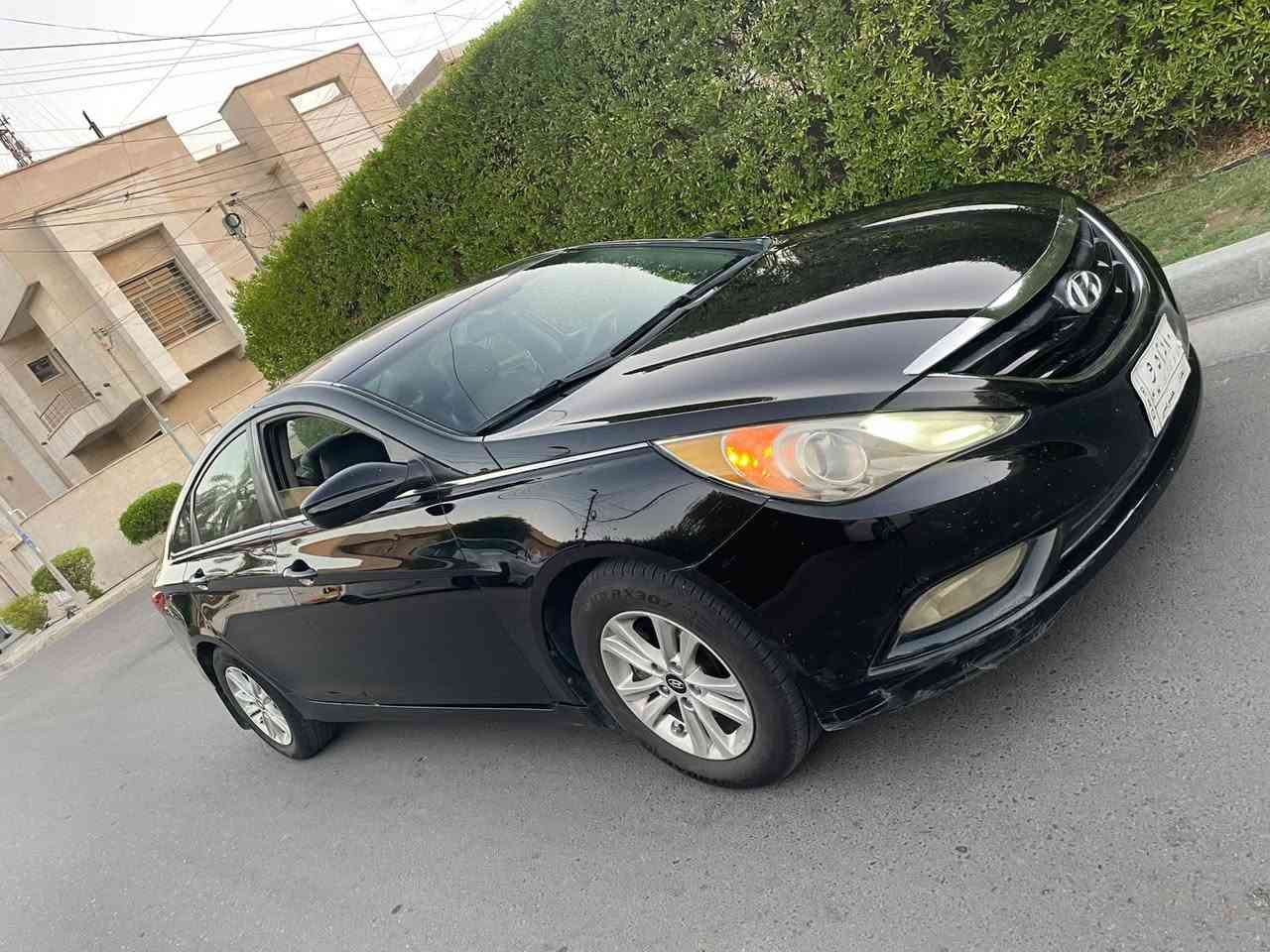 سلام عليكم 
سوناتا 
موديل ٢٠١٣
بيه نقص بس تبريد 
صوره حادث 
سونار موجود 
تحكم ستيرن 
كشنات كهرباء 
كشنات تدفئه 
كير محرك مكفول 
صدر امامي خلفي جديد 
سعر ٨٨ بيه مجال 
مكان الاعظميه 
***********
لبيع فقط
