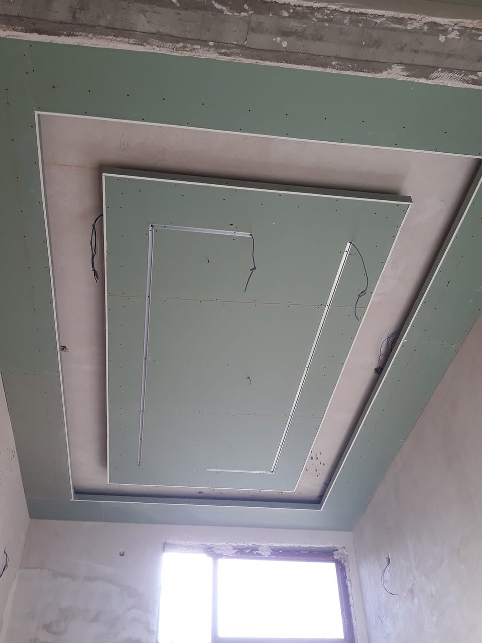 سجاد للديكورات وسقوف الثانويه عمل جبس بورد تسليم جبس بورد اخضر متر 20الف بس بوكس شغل السحب مربعات كافة ألديكورات الحديثة للحجز وألاتصال ع هذا ألرقم لكافه أحياء النجف   ***********
