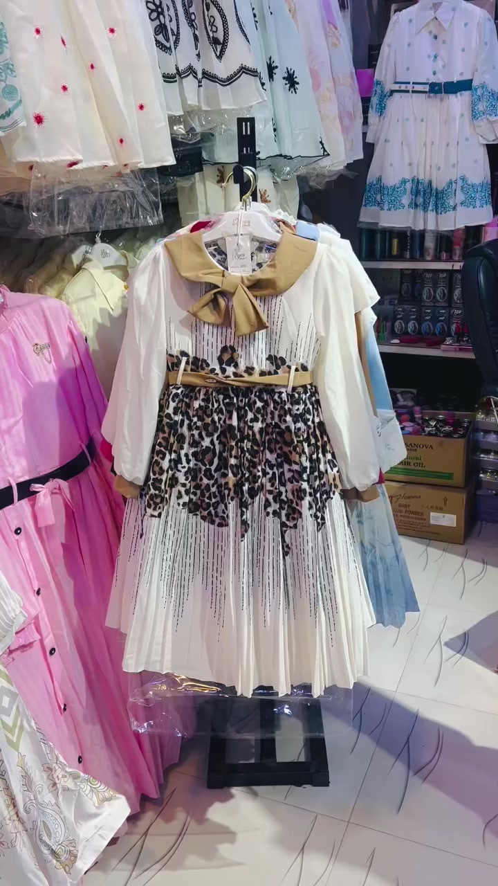 السلام عليكم زبائننا الكرام
نعرض لكم موديلات فساتين بناتي وسط من 6__ل12سنه يلبس
#اسواق_قصي_الدخيل 
سعر الفستان 15000🔥🔥
الشرقاط الساحل الايسر اسديره وسطى الشارع العام


**إذا كنت صاحب هذا الإعلان وتريد حذفه لأي سبب، رجاءا أرسل رسالة إلى الدعم الفني**