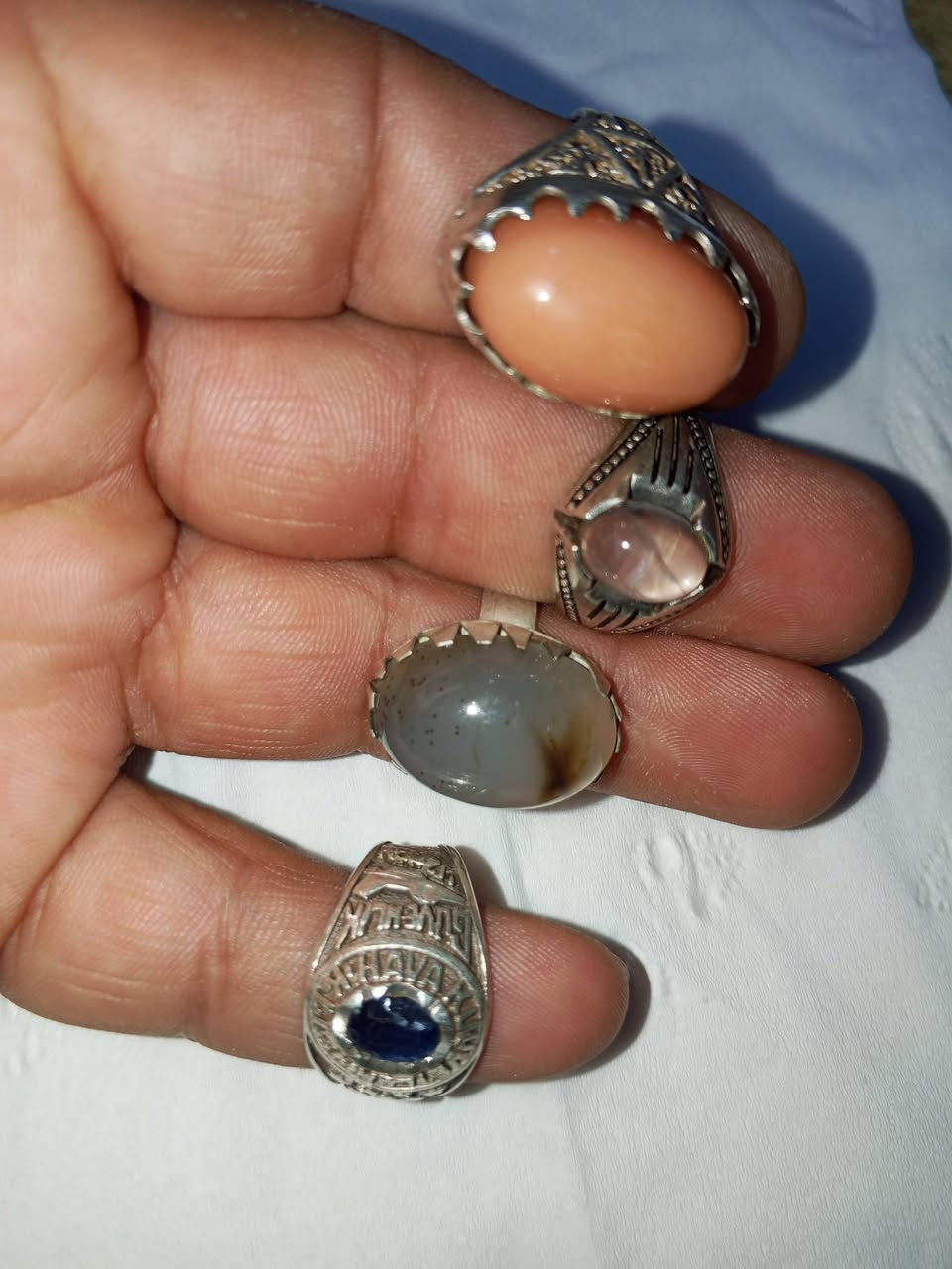 السلام عليكم
للبيع شلع 4 محابس  سعرهن 125  مكاني البياع


**إذا كنت صاحب هذا الإعلان وتريد حذفه لأي سبب، رجاءا أرسل رسالة إلى الدعم الفني**